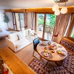 아파트 Clouds Alpin Luxury View And Pool