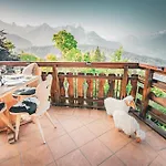 Clouds Alpin Luxury View And Pool 아파트 *
